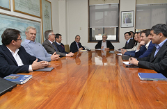 Ministro Juan Andrés Fontaine y Juntas de Vigilancia dan continuidad al Acuerdo de Aconcagua