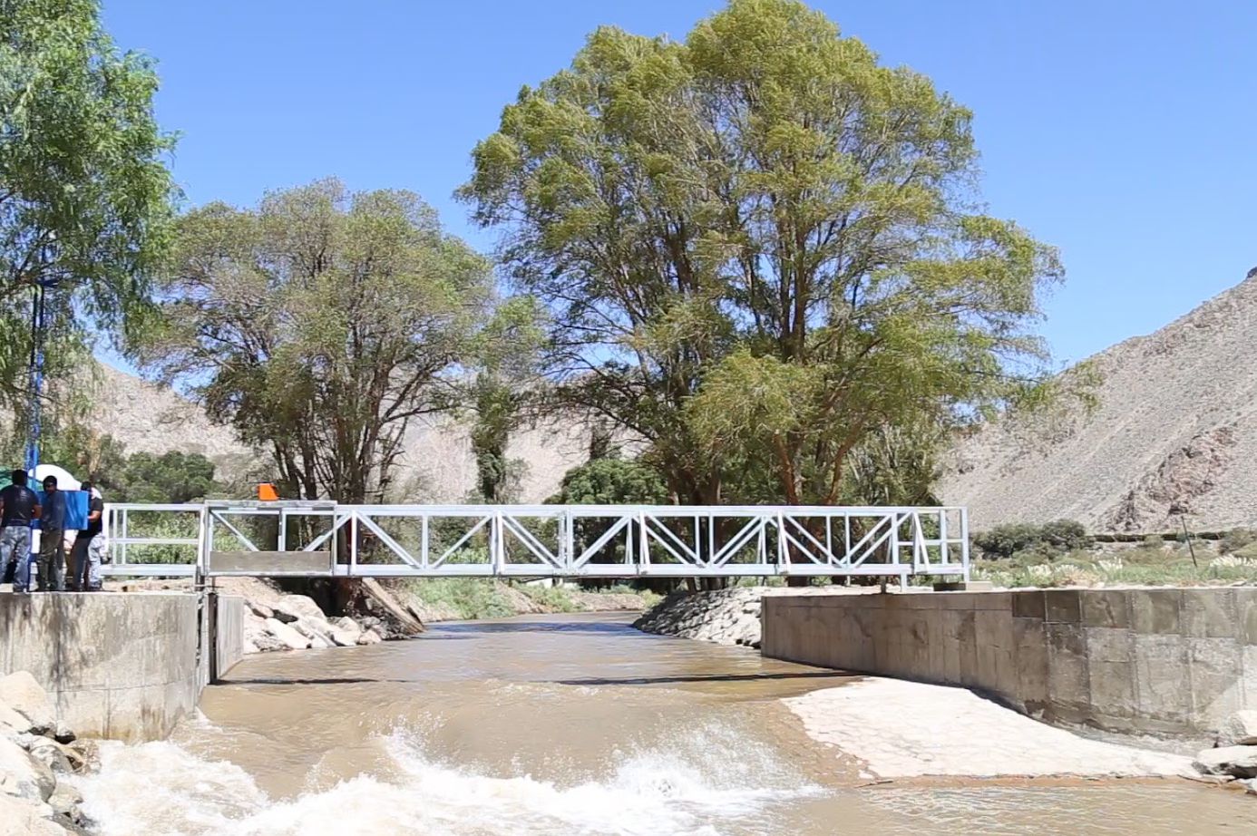 Nueva estación fluviométrica en sector La Puerta del río Copiapó 